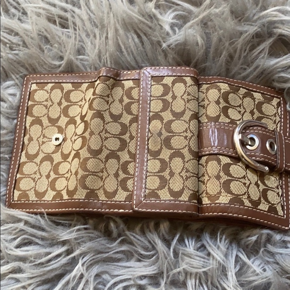 3x4in bifold Coach wallet - Picture 9 of 10
